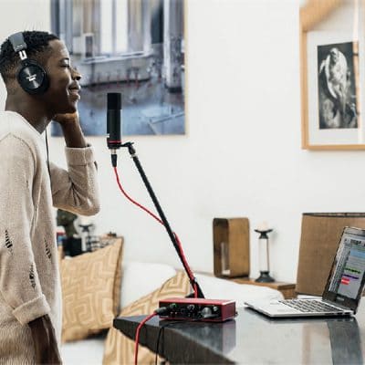 สตูดิโอ FOCUSRITE SCARLETT 2I2 STUDIO (3RD GEN)