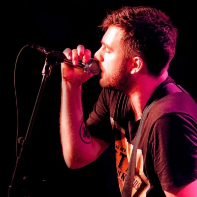 SE ELECTRONICS V7 RED