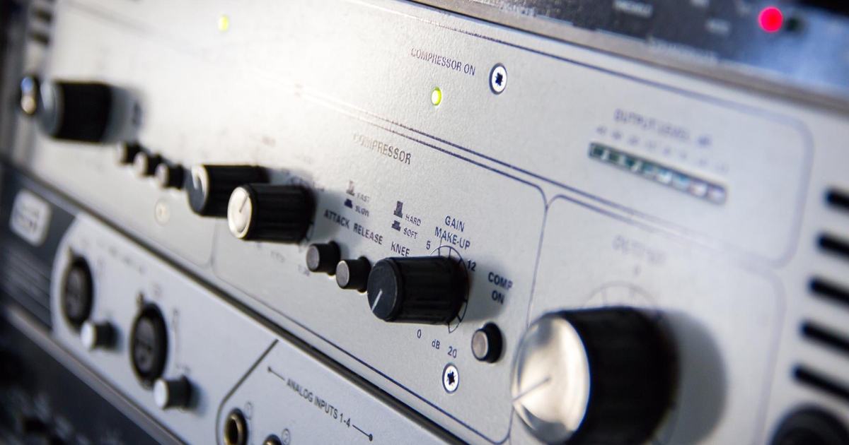THD (Total Harmonic Distortion)